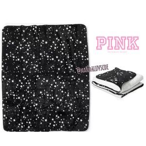 💗VS PINK SHERPA BLANKET STARS & SCRIPT LOGO